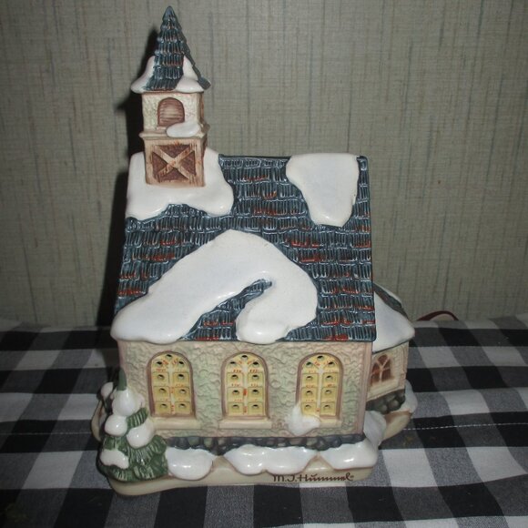 Hawthorne Goebel Hummel Bavarian Village Angels Duet Lighted Church - Picture 2 of 5